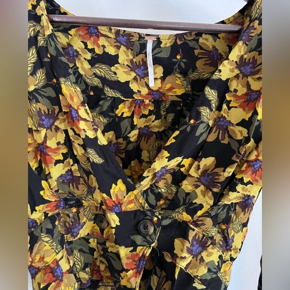 Free People Set (2) - Picture 10 of 12